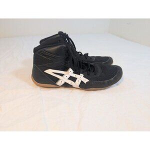 Asics matflex 7 wrestling shoes in black and white US size 6.5 boys